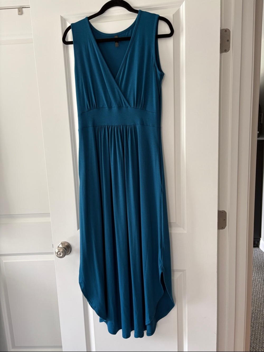 Sleeveless Teal V-Neck Maxi Dress